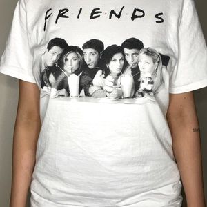 FRIENDS GRAPHIC TEE